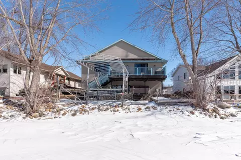 Exterior - 125 Willow Point Dr, Elysian, MN 56028 photo 6 of 7