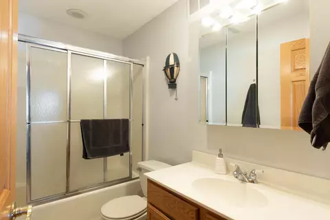 Bath - 125 Willow Point Dr, Elysian, MN 56028 photo 2 of 2