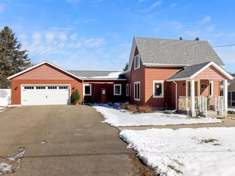 1305 Woodley St E, Northfield, MN 55057