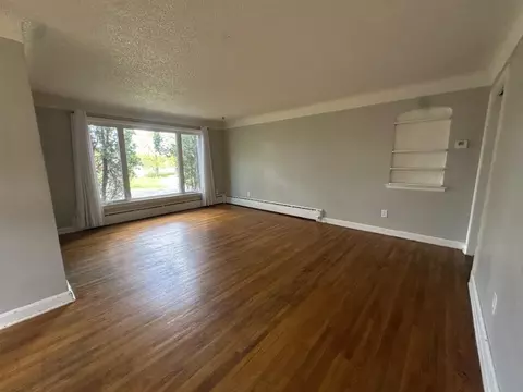 Living - 721 N 20th Ave E, Duluth, MN 55812 photo 2 of 2