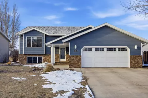 3114 24th Ave S, Fargo, ND 58103