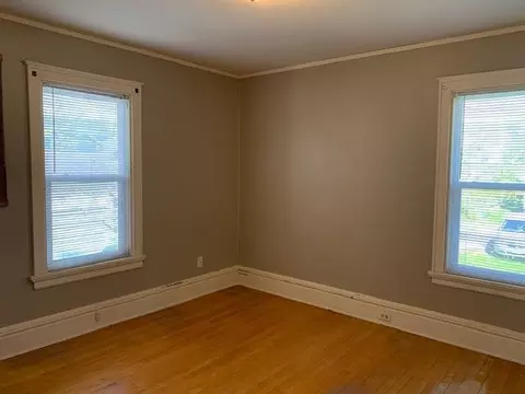 Bedroom - 2123 E 4th St, Duluth, MN 55812 photo 7 of 9