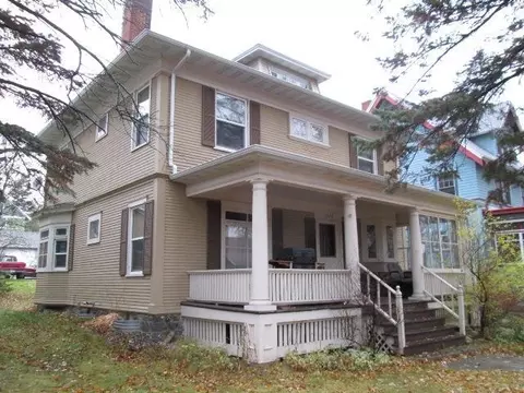 Exterior - 2123 E 4th St, Duluth, MN 55812 photo 4 of 7