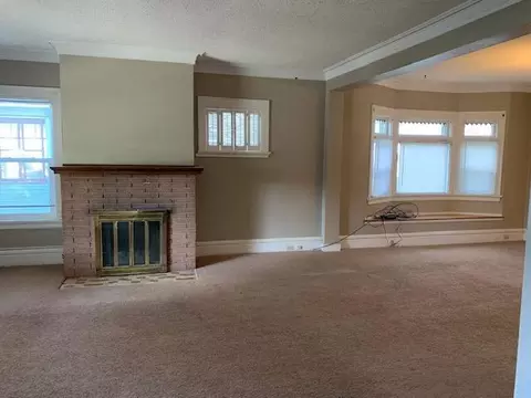 Living - 2123 E 4th St, Duluth, MN 55812 photo 8 of 9