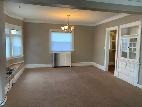 Living - 2123 E 4th St, Duluth, MN 55812 photo 5 of 9
