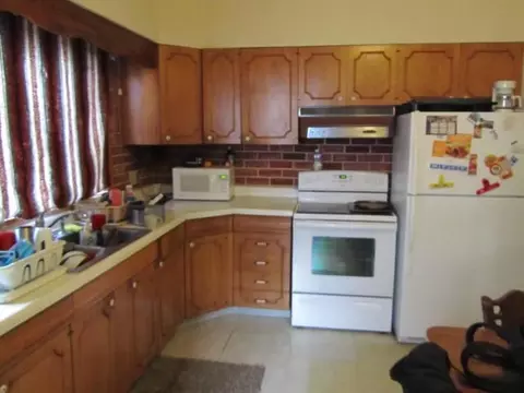 Kitchen - 2123 E 4th St, Duluth, MN 55812 photo 3 of 4