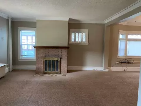 Living - 2123 E 4th St, Duluth, MN 55812 photo 7 of 9