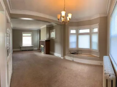 Living - 2123 E 4th St, Duluth, MN 55812 photo 3 of 9
