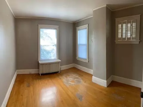 Bedroom - 2123 E 4th St, Duluth, MN 55812 photo 4 of 9