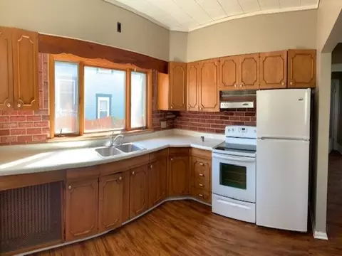 Kitchen - 2123 E 4th St, Duluth, MN 55812 photo 2 of 4