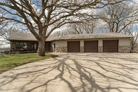 1397 Soppa Dr, Saint Charles, MN 55972