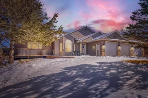 7335 Woodland Trl, Rockford, MN 55373