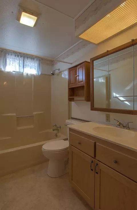Bath - 2150 Red Pine Dr, Cambridge, MN 55008 photo 1 of 1