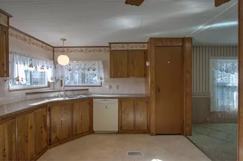 Kitchen - 2150 Red Pine Dr, Cambridge, MN 55008 photo 2 of 2