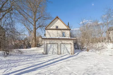 Exterior - 1316 E 2nd St, Duluth, MN 55805 photo 2 of 4