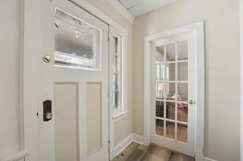 Entry Way - 1316 E 2nd St, Duluth, MN 55805 photo 1 of 2