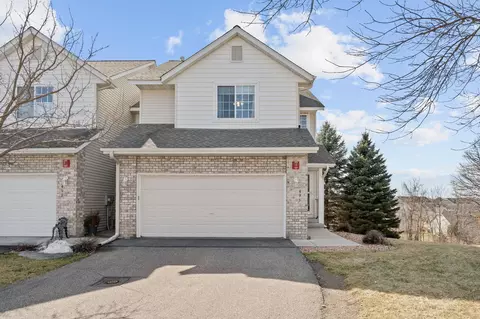 495 Pleasant Ct, Chaska, MN 55318