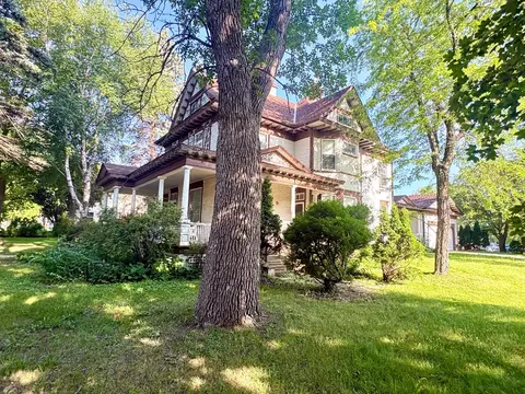Exterior - 1122 Pine St, Dawson, MN 56232 photo 4 of 4