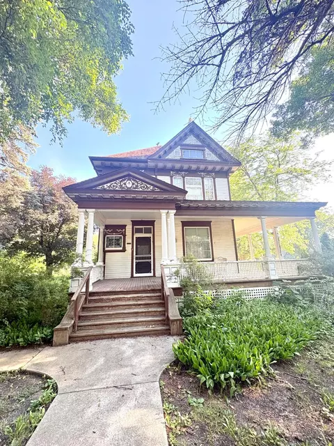 Exterior - 1122 Pine St, Dawson, MN 56232 photo 2 of 4