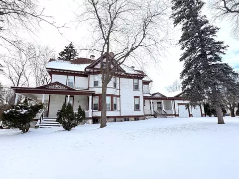 1122 Pine St, Dawson, MN 56232