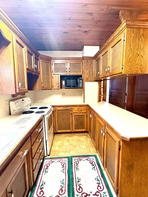 Kitchen - 1122 Pine St, Dawson, MN 56232 photo 4 of 6