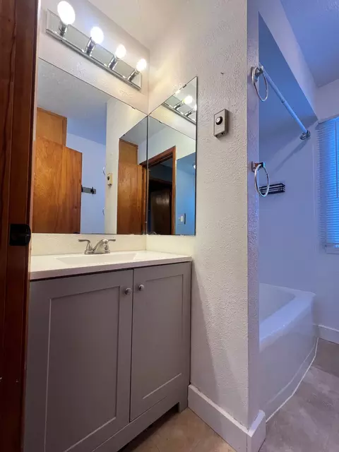 Bath - 502 5th St E, Herman, MN 56248 photo 1 of 4