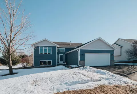 2226 Belfast St W, Rosemount, MN 55068