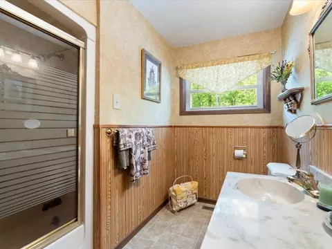 Bath - 4697 Barnum Rd NW, Hackensack, MN 56452 photo 1 of 2