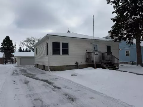 818 16th St N, Moorhead, MN 56560