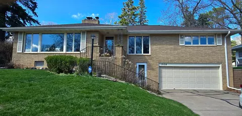 3104 Armour Ter, Saint Anthony, MN 55418