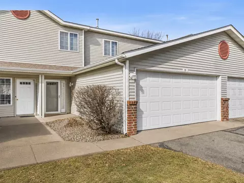 939 Cypress Rd #27, Saint Cloud, MN 56303