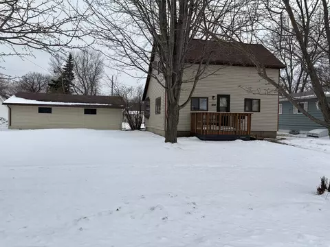 604 1st St S, Wahpeton, ND 58075