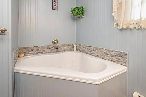 Bath - 600 Plum Ave, Windom, MN 56101 photo 2 of 5