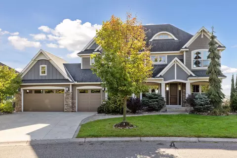 22 Leaf Wing Dr, North Oaks, MN 55127