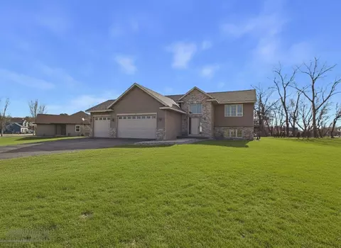 24605 140th St NW, Zimmerman, MN 55398