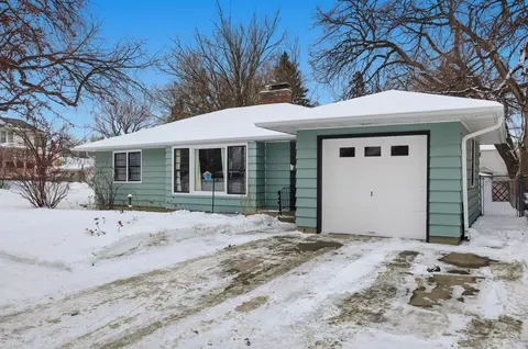 602 4th St S, Moorhead, MN 56560