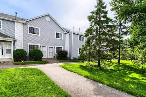9102 Terra Verde Trl, Eden Prairie, MN 55347