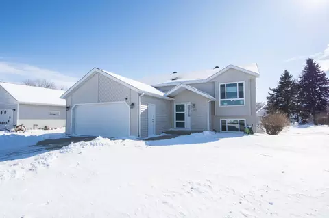 2606 33rd Ave S, Fargo, ND 58104