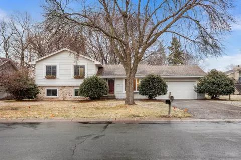 6320 Larch Ln N, Maple Grove, MN 55369