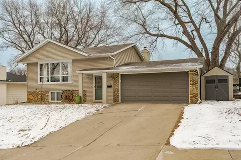 624 27th St NW, Rochester, MN 55901