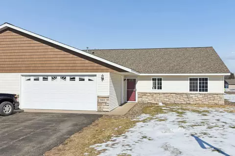 941 W Edge Pl #14, New Richmond, WI 54017