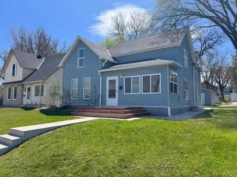 514 E Hampden Ave, Fergus Falls, MN 56537