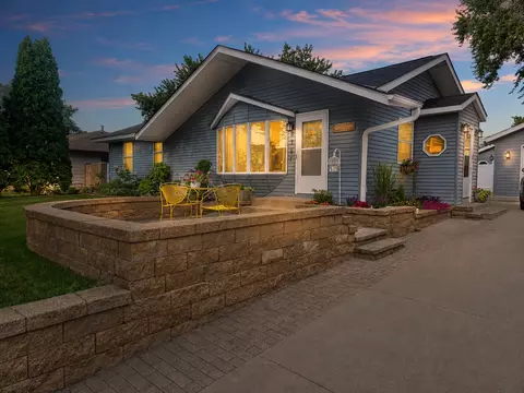 8341 Glenbrook Ave S, Cottage Grove, MN 55016