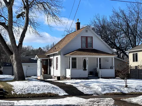 809 Broadway Ave S, Sauk Rapids, MN 56379