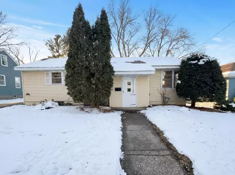 973 Bidwell St, West Saint Paul, MN 55118