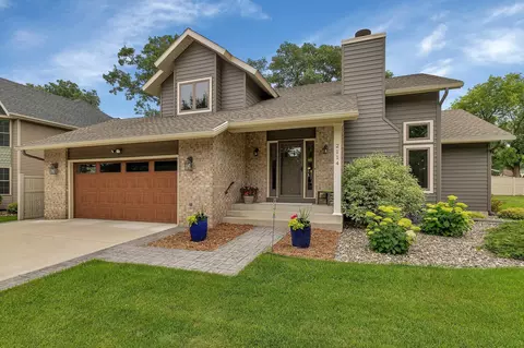 2114 Shannon Dr, Saint Cloud, MN 56301