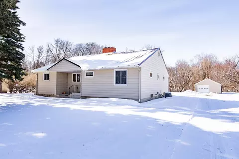 1550 Sheyenne St, West Fargo, ND 58078