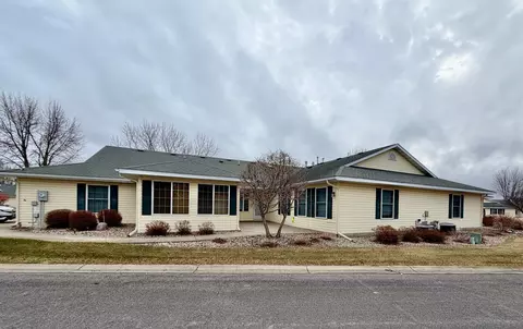 623 Hudson Dr, Paynesville, MN 56362