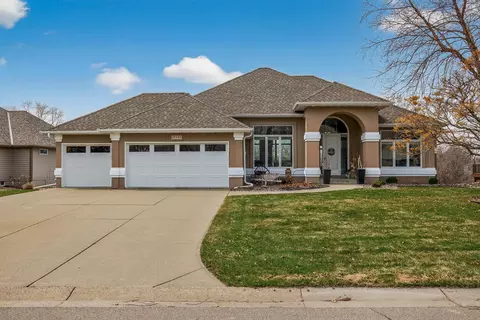 17141 Jackson Trl, Lakeville, MN 55044