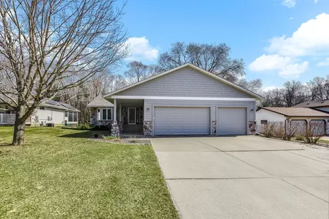 3590 Searle Ct, Vadnais Heights, MN 55127